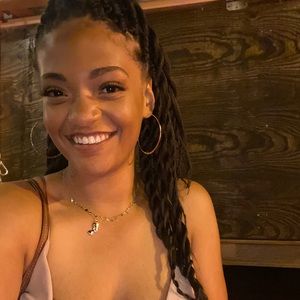 Meet your Posher, Beatrice